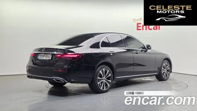MERCEDES BENZ E-Classe W213 E300e 4MATIC Exclusive 2021 — photo 2 sur 20