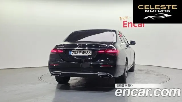 MERCEDES BENZ E-Classe W213 E300e 4MATIC Exclusive 2021 — photo 4 sur 20