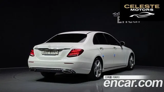 MERCEDES BENZ E-Classe W213 E200 Avantgarde 2018 — photo 2 sur 33