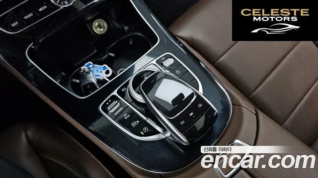 MERCEDES BENZ E-Classe W213 E200 Avantgarde 2018 — photo 29 sur 33