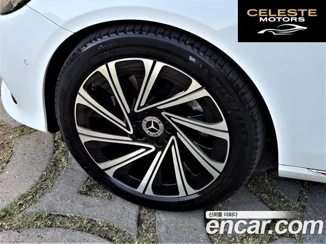 MERCEDES BENZ E-Classe W213 E200 Avantgarde 2017 — photo 14 sur 26