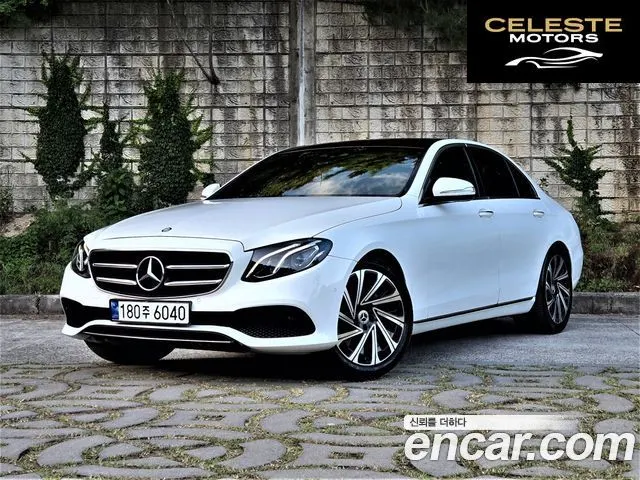 MERCEDES BENZ E-Classe W213 E200 Avantgarde 2017 — photo 2 sur 26