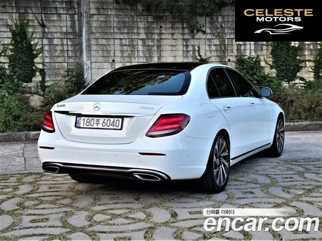 MERCEDES BENZ E-Classe W213 E200 Avantgarde 2017 — photo 3 sur 26
