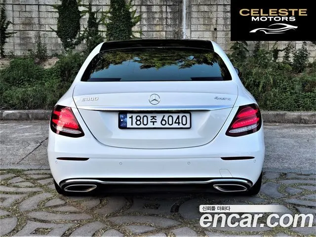 MERCEDES BENZ E-Classe W213 E200 Avantgarde 2017 — photo 5 sur 26