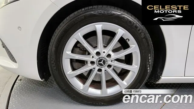 MERCEDES BENZ A-Classe W177 A220 Berline 2020 — photo 5 sur 20