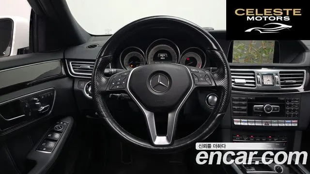 MERCEDES BENZ E-Classe W212 E400 4MATIC 2015 — photo 13 sur 20