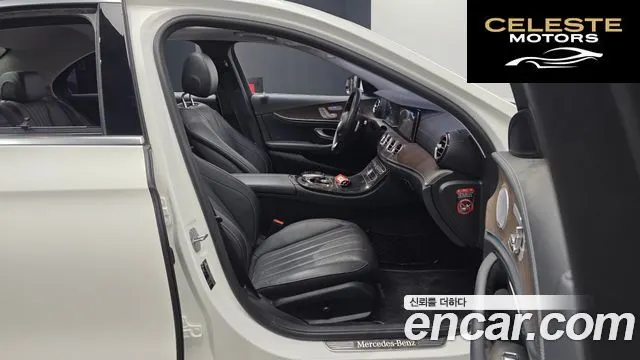 MERCEDES BENZ E-Classe W213 E300 4MATIC Exclusive 2018 — photo 16 sur 30