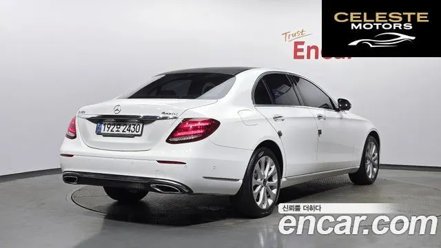 MERCEDES BENZ E-Classe W213 E300 4MATIC Exclusive 2018 — photo 2 sur 30