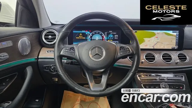 MERCEDES BENZ E-Classe W213 E300 4MATIC Exclusive 2018 — photo 20 sur 30