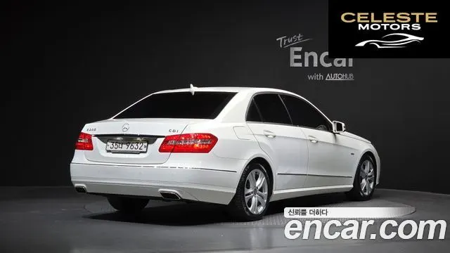 MERCEDES BENZ E-Classe W212 E220 CDI Avantgarde 2012 — photo 2 sur 20
