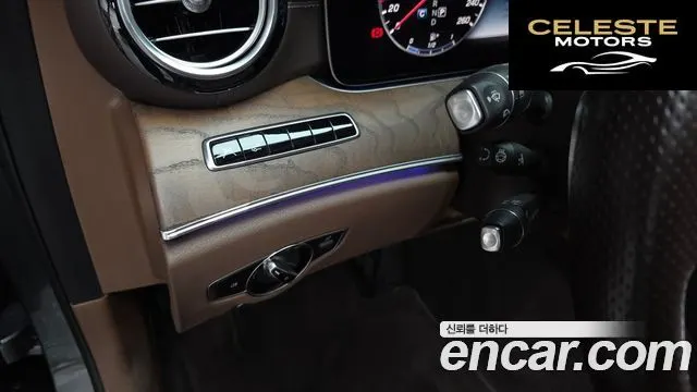 MERCEDES BENZ E-Classe W213 E300 Exclusive 2018 — photo 18 sur 31