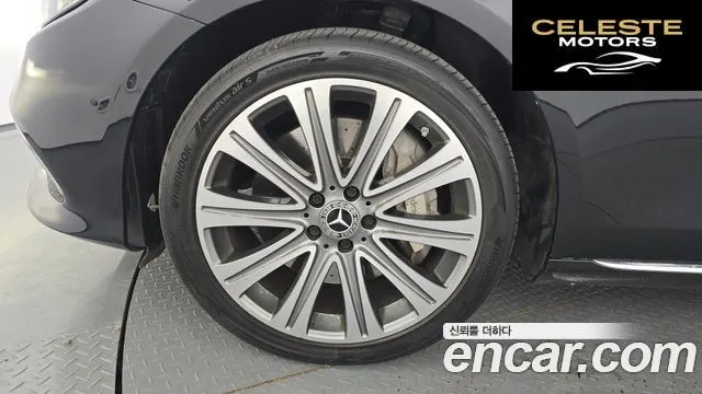 MERCEDES BENZ E-Classe W213 E400 4MATIC Exclusive 2017 — photo 5 sur 32