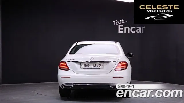 MERCEDES BENZ E-Classe W213 E220d Exclusive 2017 — photo 4 sur 20