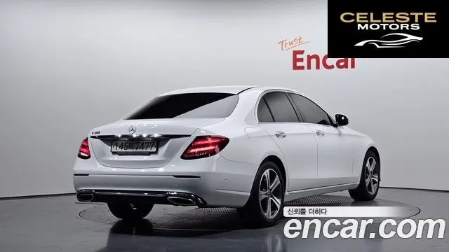 MERCEDES BENZ E-Classe W213 E300 Avantgarde 2019 — photo 1 sur 32