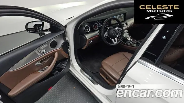 MERCEDES BENZ E-Classe W213 E300 Avantgarde 2019 — photo 16 sur 32