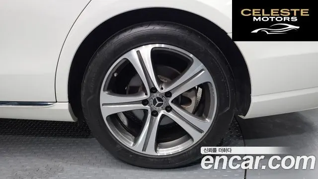 MERCEDES BENZ E-Classe W213 E300 Avantgarde 2019 — photo 6 sur 32