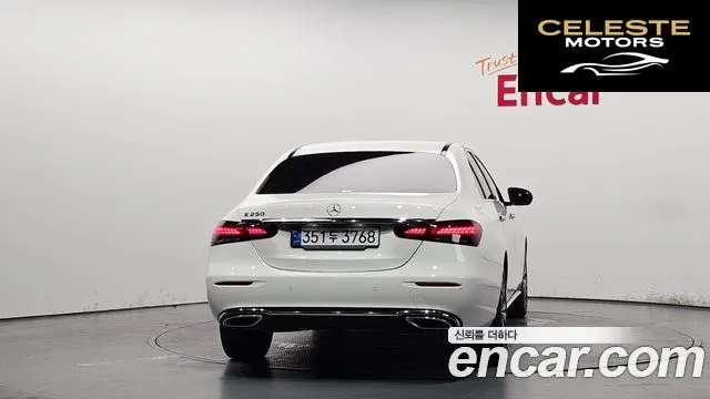 MERCEDES BENZ E-Classe W213 E250 Avantgarde 2021 — photo 3 sur 35