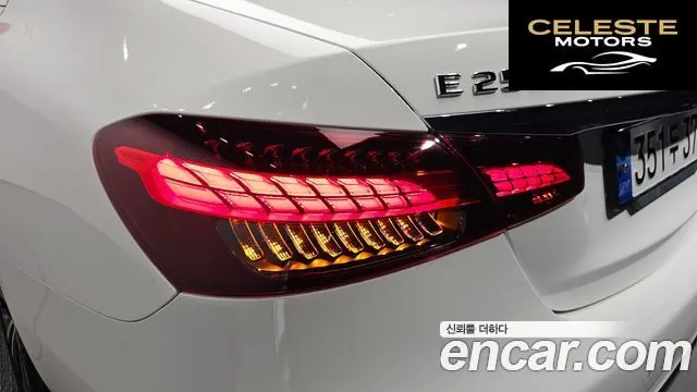 MERCEDES BENZ E-Classe W213 E250 Avantgarde 2021 — photo 8 sur 35