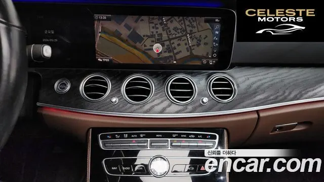 MERCEDES BENZ E-Classe W213 E300 4MATIC Avantgarde 2019 — photo 18 sur 33