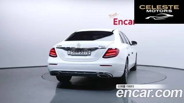MERCEDES BENZ E-Classe W213 E300 4MATIC Avantgarde 2019 — photo 4 sur 33