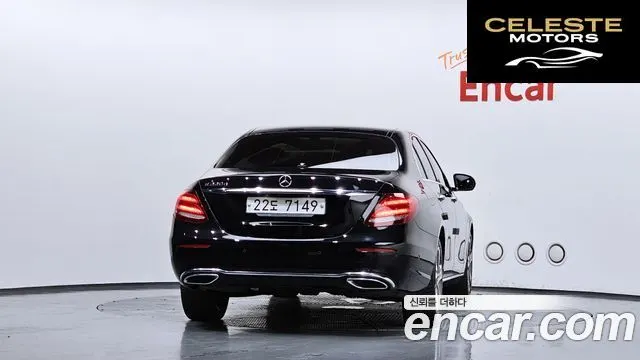 MERCEDES BENZ E-Classe W213 E220d Avantgarde 2019 — photo 4 sur 49