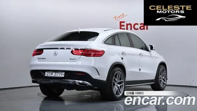 MERCEDES BENZ GLE-Classe W166 GLE350 d 4MATIC Coupé 2017 — photo 2 sur 20