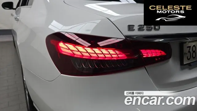 MERCEDES BENZ E-Classe W213 E250 Exclusive 2023 — photo 9 sur 32