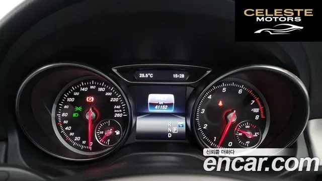 MERCEDES BENZ GLA-Classe X156 GLA220 Premium 2019 — photo 11 sur 34