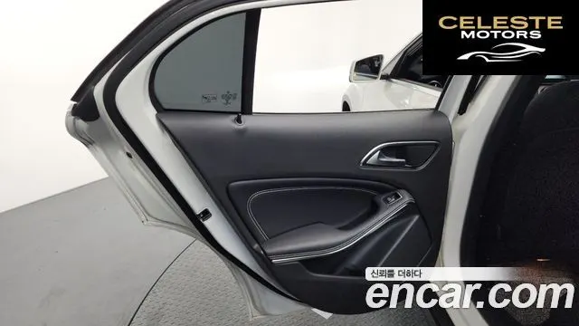MERCEDES BENZ GLA-Classe X156 GLA220 Premium 2019 — photo 15 sur 34