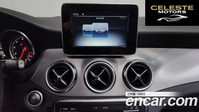 MERCEDES BENZ GLA-Classe X156 GLA220 Premium 2019 — photo 19 sur 34