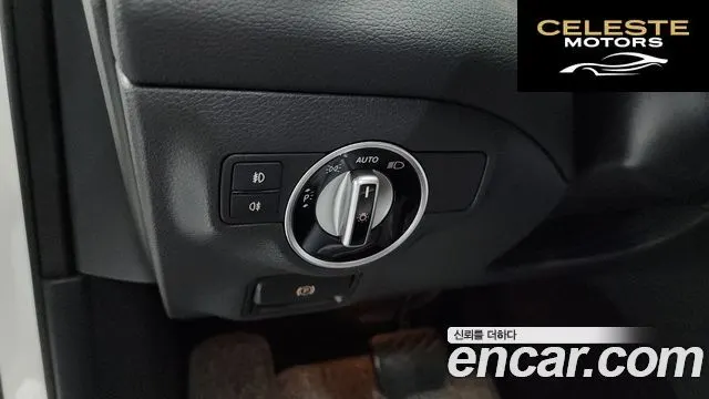 MERCEDES BENZ GLA-Classe X156 GLA220 Premium 2019 — photo 28 sur 34