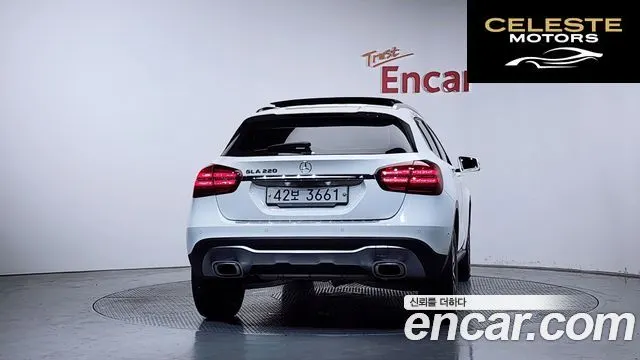 MERCEDES BENZ GLA-Classe X156 GLA220 Premium 2019 — photo 4 sur 34