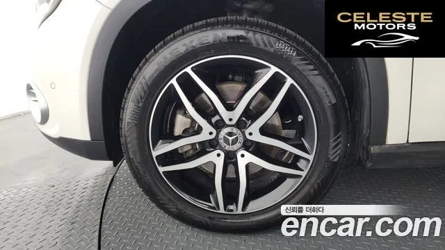 MERCEDES BENZ GLA-Classe X156 GLA220 Premium 2019 — photo 5 sur 34