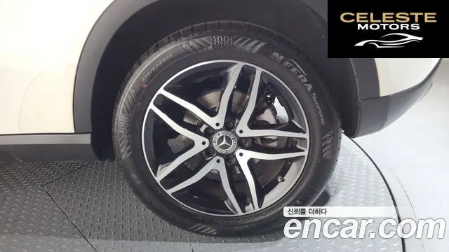 MERCEDES BENZ GLA-Classe X156 GLA220 Premium 2019 — photo 7 sur 34