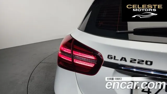 MERCEDES BENZ GLA-Classe X156 GLA220 Premium 2019 — photo 9 sur 34