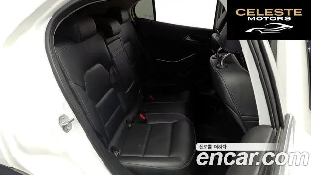 MERCEDES BENZ GLA-Classe X156 GLA220 2019 — photo 12 sur 26