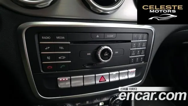 MERCEDES BENZ GLA-Classe X156 GLA220 2019 — photo 18 sur 26