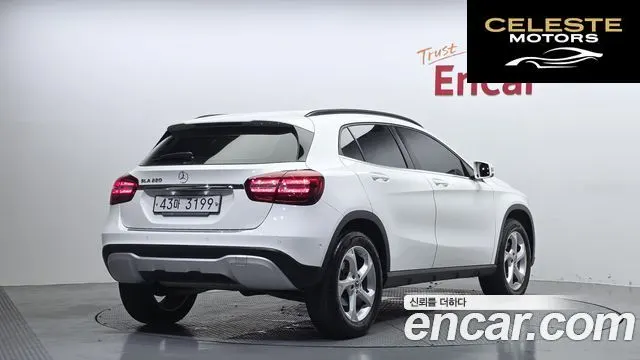 MERCEDES BENZ GLA-Classe X156 GLA220 2019 — photo 2 sur 26