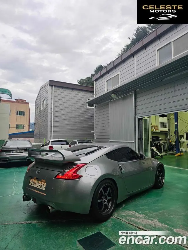 NISSAN 370Z 3.7 Coupé 2009 — photo 2 sur 8