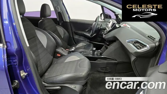 PEUGEOT 2008 1.6 e-HDi 2015 — photo 11 sur 26