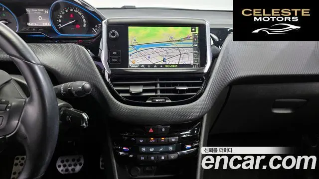 PEUGEOT 2008 1.6 e-HDi 2015 — photo 15 sur 26