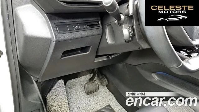 PEUGEOT 5008 21.5 BlueHDi 2019 — photo 18 sur 20