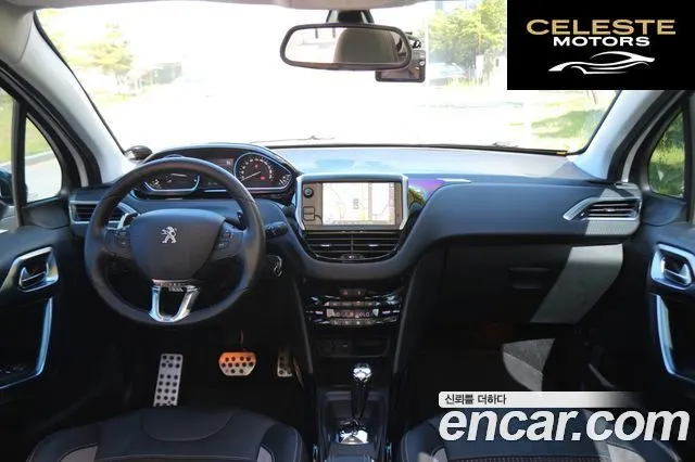 PEUGEOT 2008 1.6 e-HDi L 2015 — photo 11 sur 26