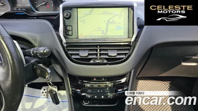 PEUGEOT 2008 1.6 e-HDi L 2015 — photo 16 sur 20