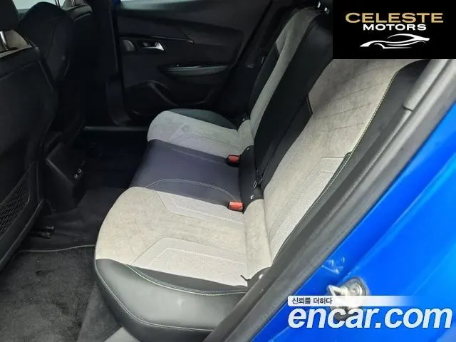 PEUGEOT e-2008 2EV GT Line 2021 — photo 12 sur 25