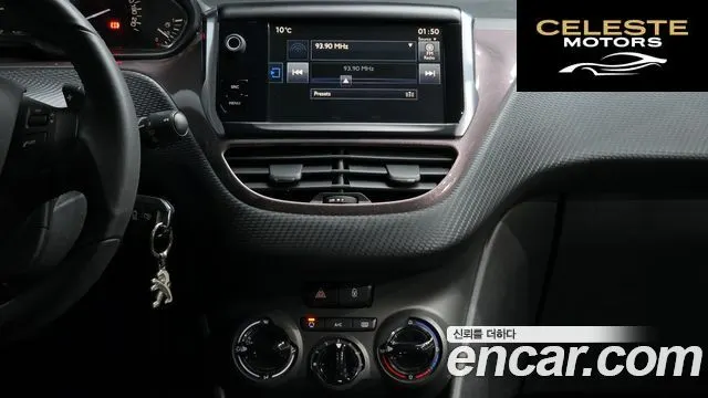 PEUGEOT 2008 1.6 e-HDi 2016 — photo 14 sur 20