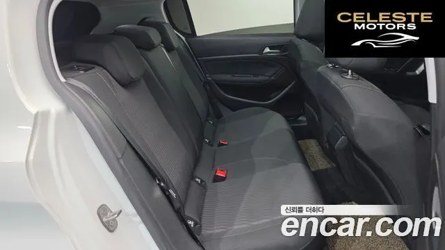 PEUGEOT 308 21.6 BlueHDi 2015 — photo 12 sur 20