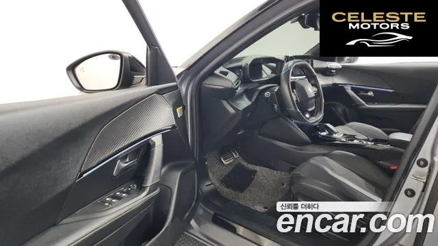 PEUGEOT e-2008 2EV GT 2021 — photo 10 sur 20