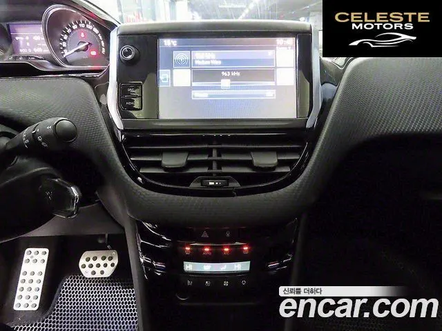 PEUGEOT 2008 1.6 e-HDi S 2015 — photo 11 sur 25