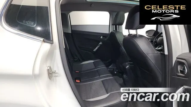 PEUGEOT 2008 1.6 BlueHDi 2016 — photo 12 sur 20